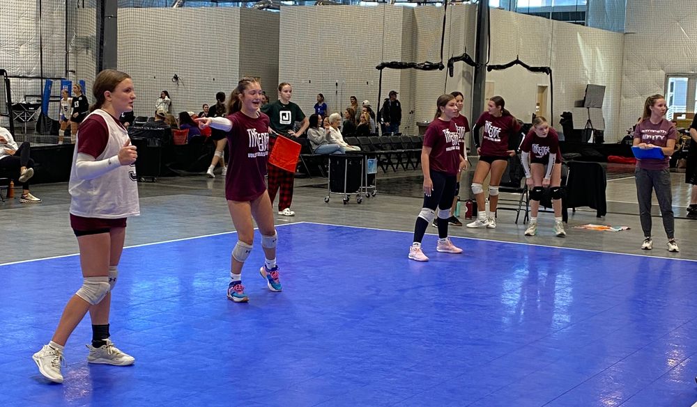 14 Anthunee serve receive